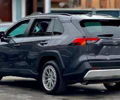 2020 TOYOTA RAV4 - Image 4