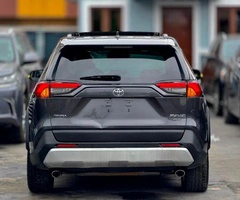 2020 TOYOTA RAV4 - Image 7