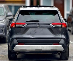 2020 TOYOTA RAV4 - Image 8